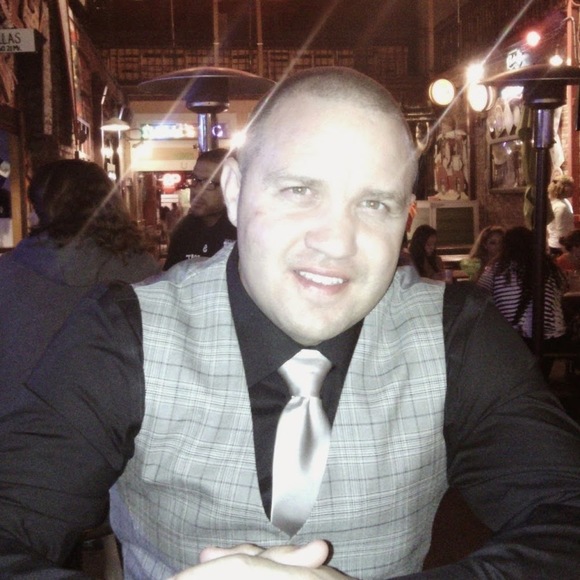 Meet your Posher, Derrik - Picture 1 of 1